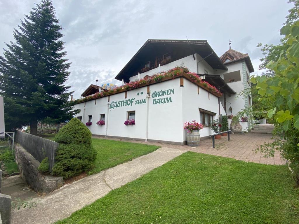 Verano Gasthof Zum Gruenen Baum מראה חיצוני תמונה